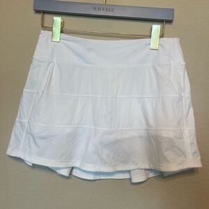 Lululemon skirt- size 6 tall